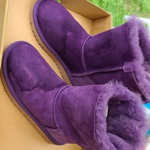 Little girl purple Bailey uggs size 13